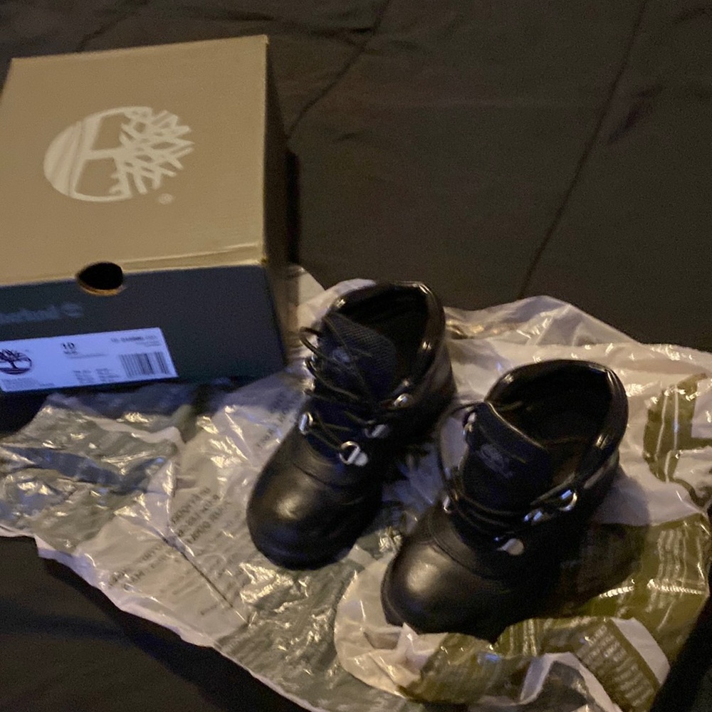 Good condition kids timberland boots size 10